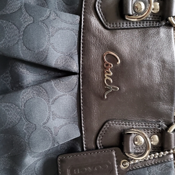 Coach shoulder bag - Picture 1 of 6